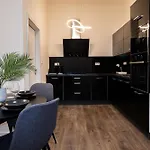 5 Min National Muzeum Modern Black Rose Apartment